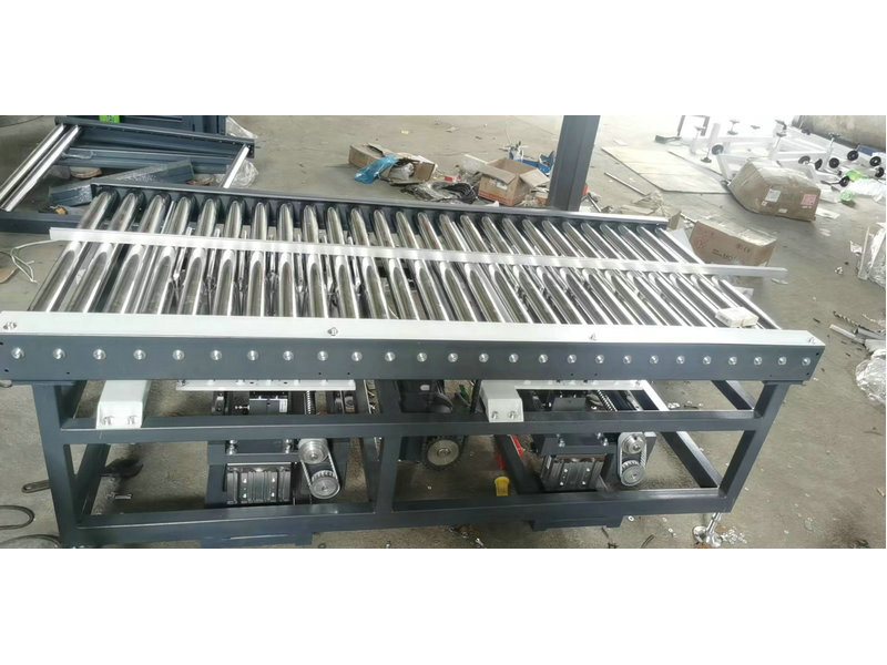 滾筒輸送機１０