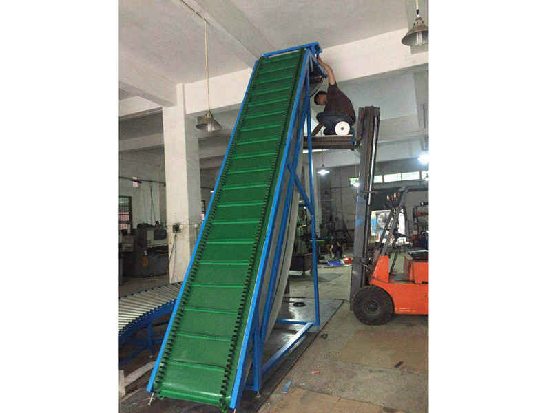 皮帶輸送機１